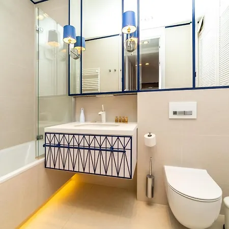 Niebieski - Neptun Park By Oneapartments * גדנסק